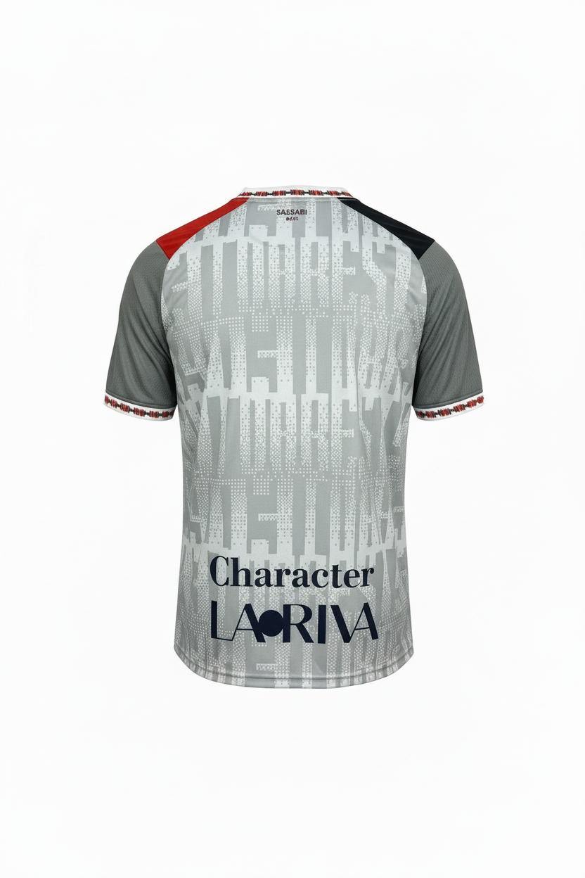 Vista posteriore ghost mannequin corretta